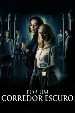 Poster Por um Corredor Escuro